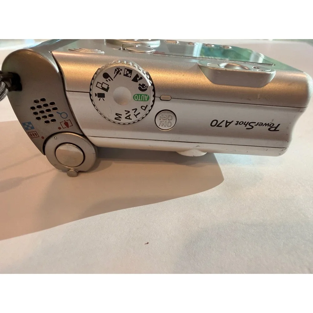 Canon PowerShot A70 Digital Camera 3.2MP 3x Zoom Silver Vintage Y2K PC1043